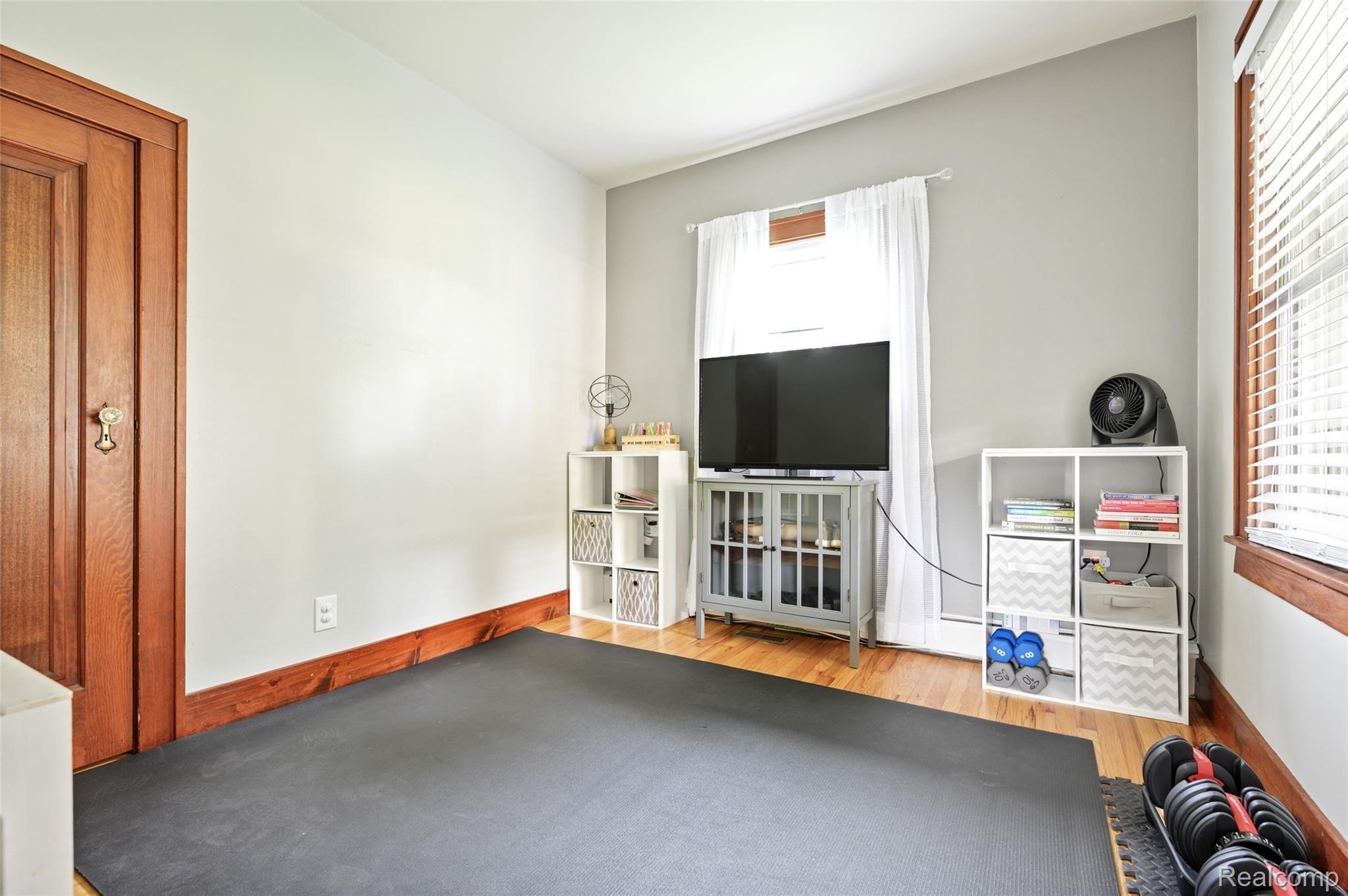 2866 Midvale Drive Rochester, MI 48309 - Photo 15 of 36 2866-Midvale-Dr (19).jpg