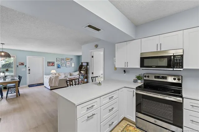 $159,900 | 212 Southeast Village Drive, Unit 212, Port St. Lucie, FL 34952