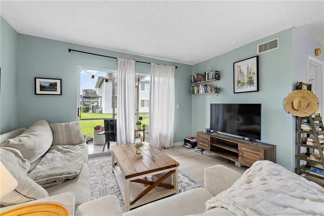 $159,900 | 212 Southeast Village Drive, Unit 212, Port St. Lucie, FL 34952