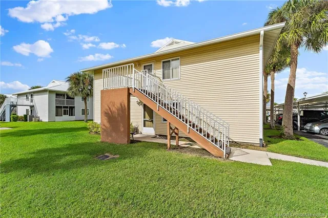 $159,900 | 212 Southeast Village Drive, Unit 212, Port St. Lucie, FL 34952