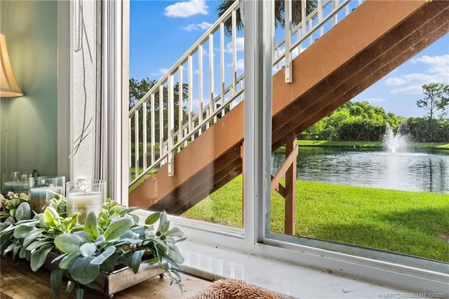 $159,900 | 212 Southeast Village Drive, Unit 212, Port St. Lucie, FL 34952