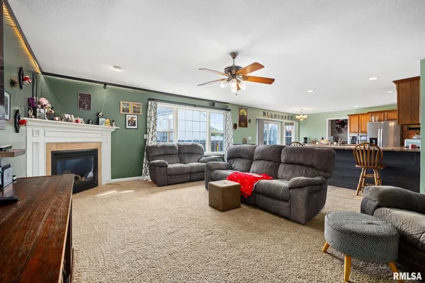 $425,000 | 1130 Belsly Way, Metamora, IL 61548