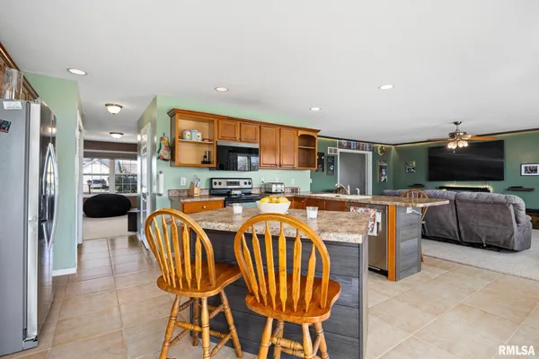 $425,000 | 1130 Belsly Way, Metamora, IL 61548