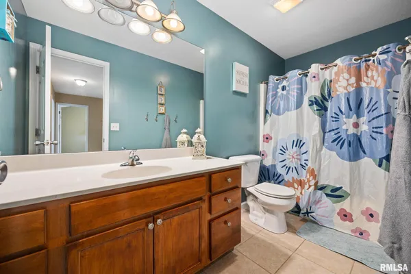 $425,000 | 1130 Belsly Way, Metamora, IL 61548