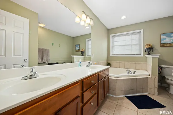 $425,000 | 1130 Belsly Way, Metamora, IL 61548