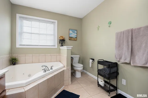 $425,000 | 1130 Belsly Way, Metamora, IL 61548