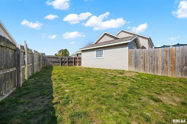 $425,000 | 1130 Belsly Way, Metamora, IL 61548