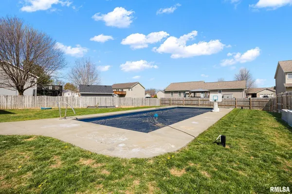 $425,000 | 1130 Belsly Way, Metamora, IL 61548