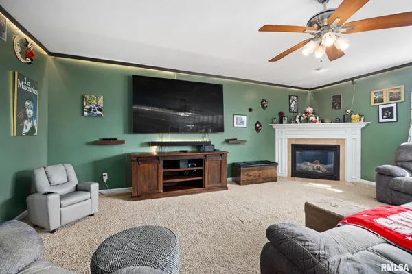 $425,000 | 1130 Belsly Way, Metamora, IL 61548