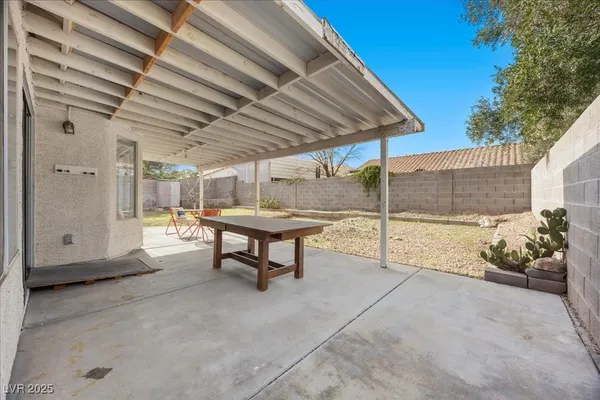 $480,000 | 727 Triple Crown Street, Henderson, NV 89015