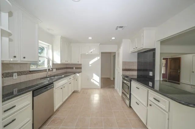 $2,300 | 5471 Loch Lomond Drive, Houston, TX 77096