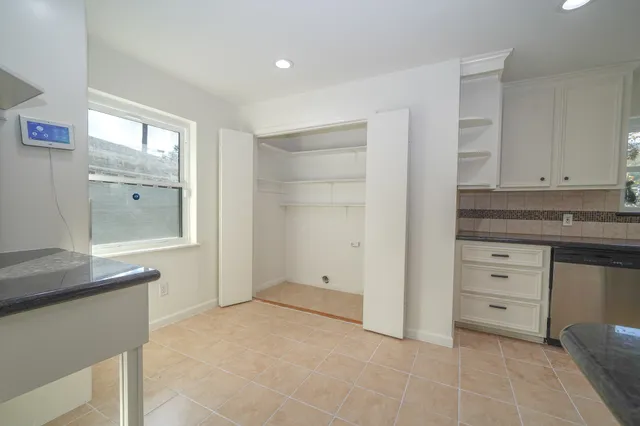 $2,300 | 5471 Loch Lomond Drive, Houston, TX 77096