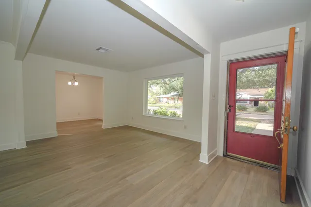 $2,300 | 5471 Loch Lomond Drive, Houston, TX 77096