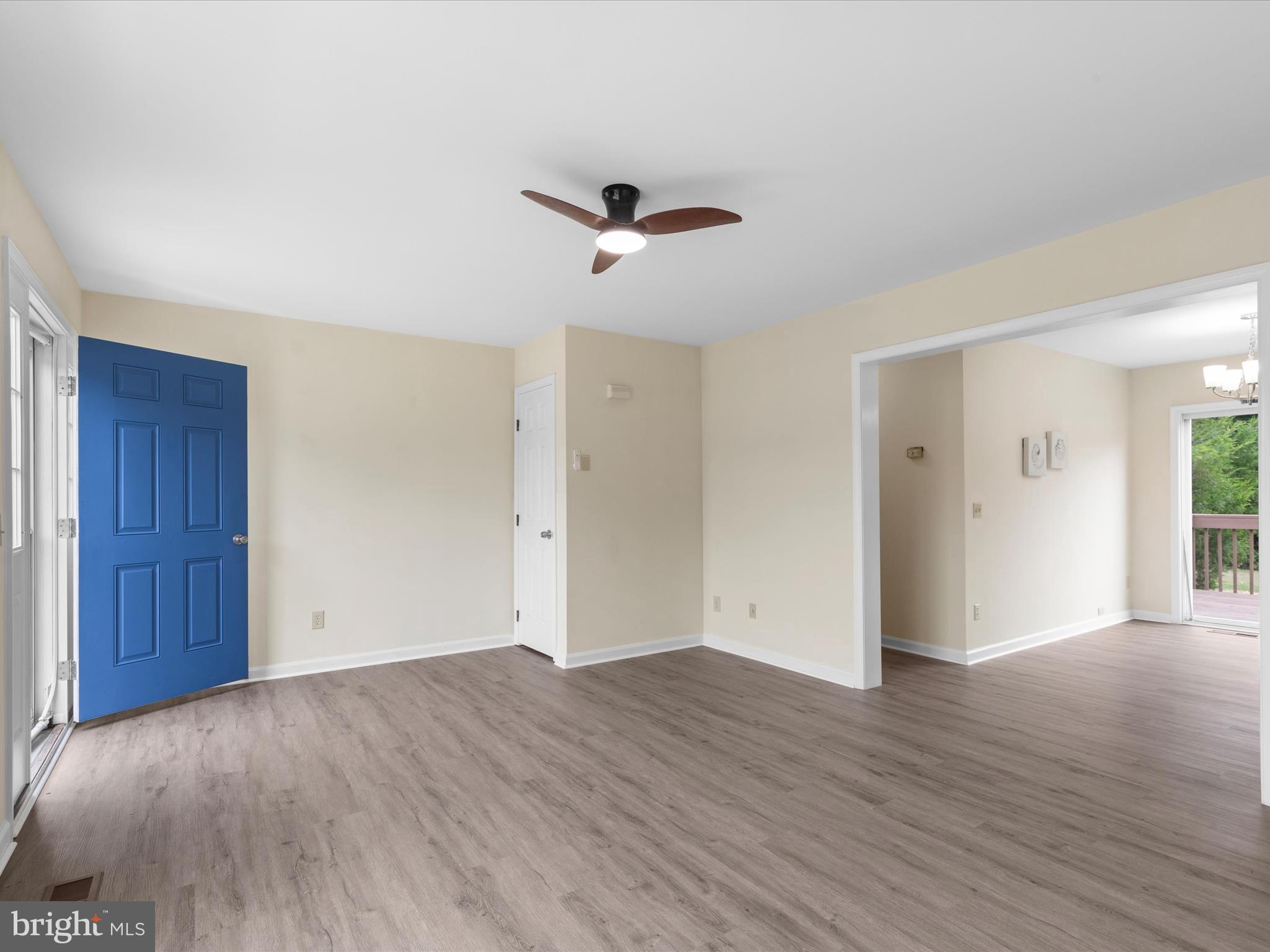 1117 High Street Cambridge, MD 21613 - Photo 11 of 48 Living Room