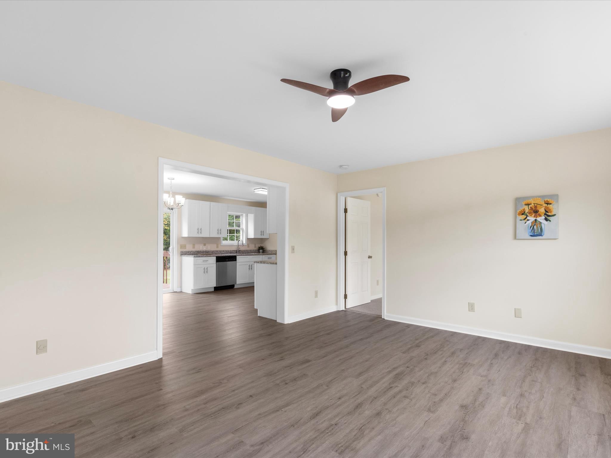 1117 High Street Cambridge, MD 21613 - Photo 12 of 48 Living Room