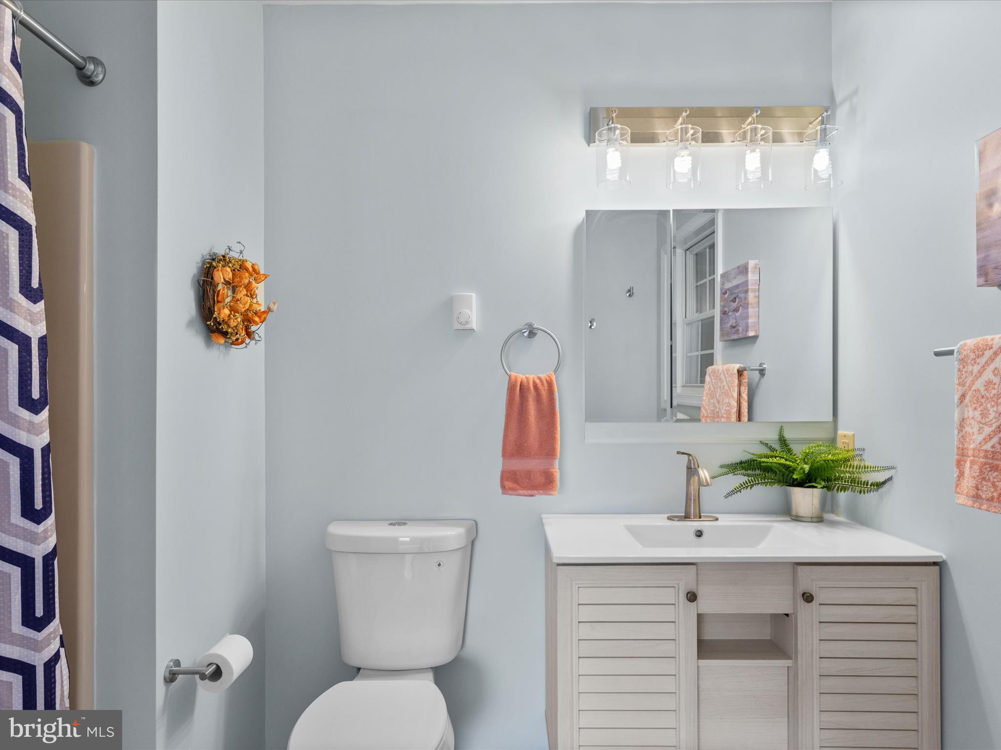 1117 High Street Cambridge, MD 21613 - Photo 27 of 48 Primary Bathroom