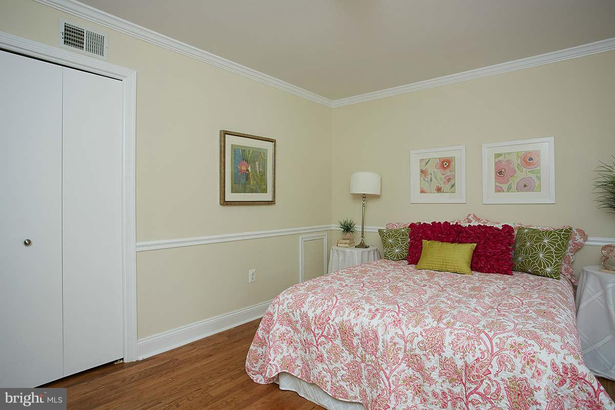 300 Summit Hall Road Gaithersburg, MD 20877 - Photo 11 of 28 Bedroom 3- 1