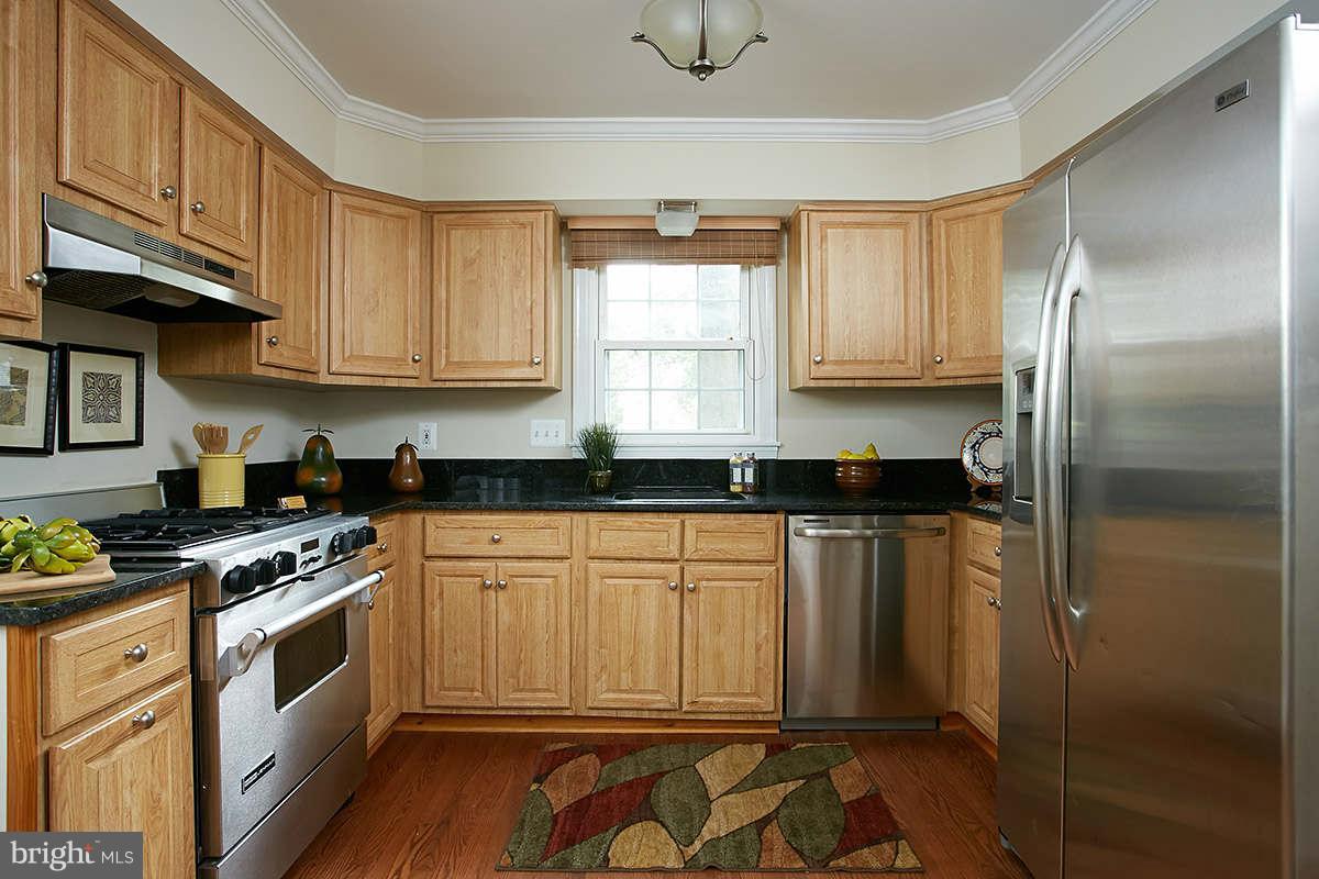 300 Summit Hall Road Gaithersburg, MD 20877 - Photo 13 of 28 Kitchen #3