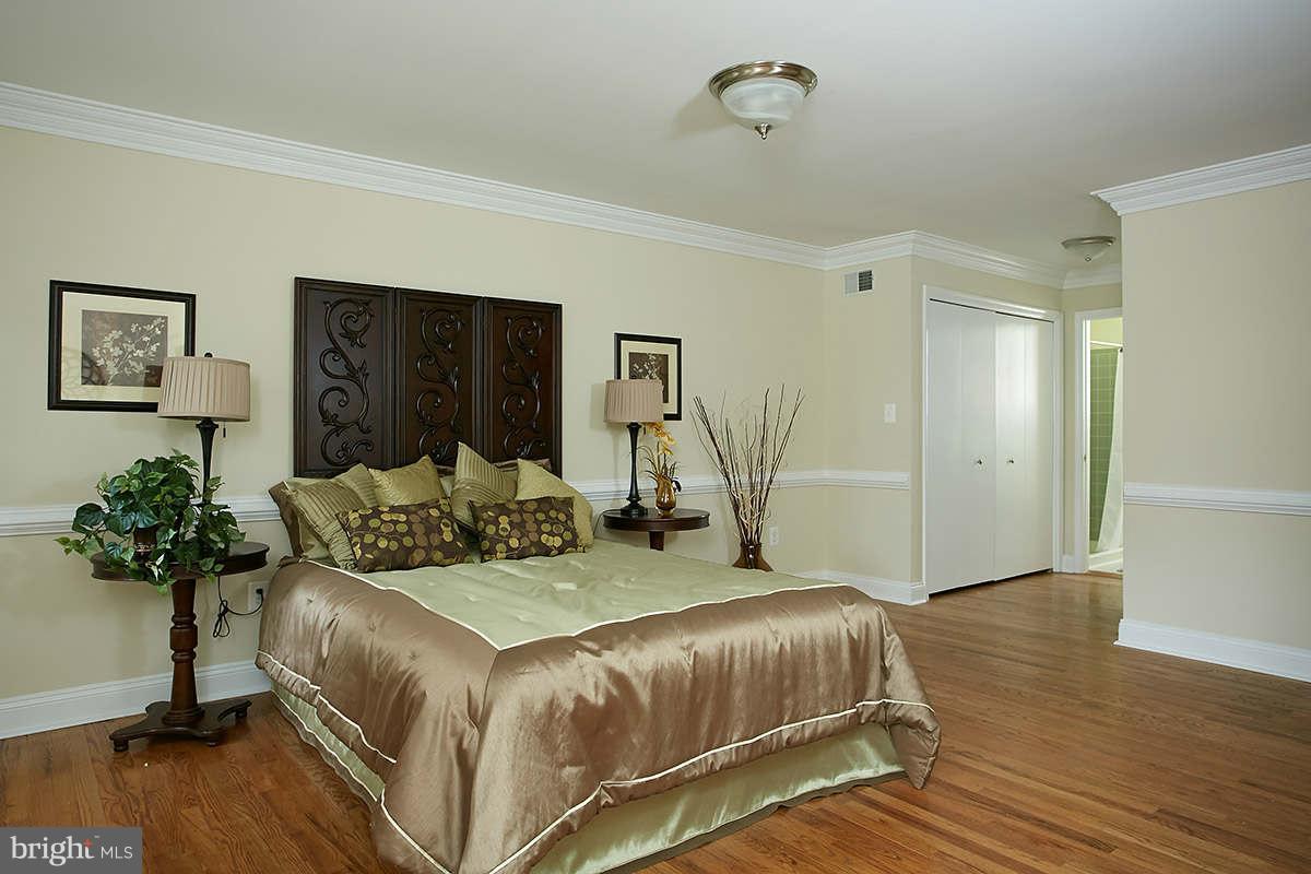 300 Summit Hall Road Gaithersburg, MD 20877 - Photo 18 of 28 Bedroom (Master) front view