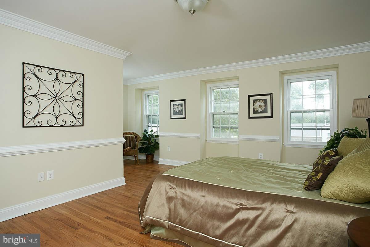 300 Summit Hall Road Gaithersburg, MD 20877 - Photo 19 of 28 Bedroom (Master)