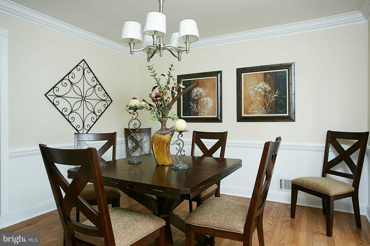 300 Summit Hall Road Gaithersburg, MD 20877 - Photo 23 of 28 Dining Room