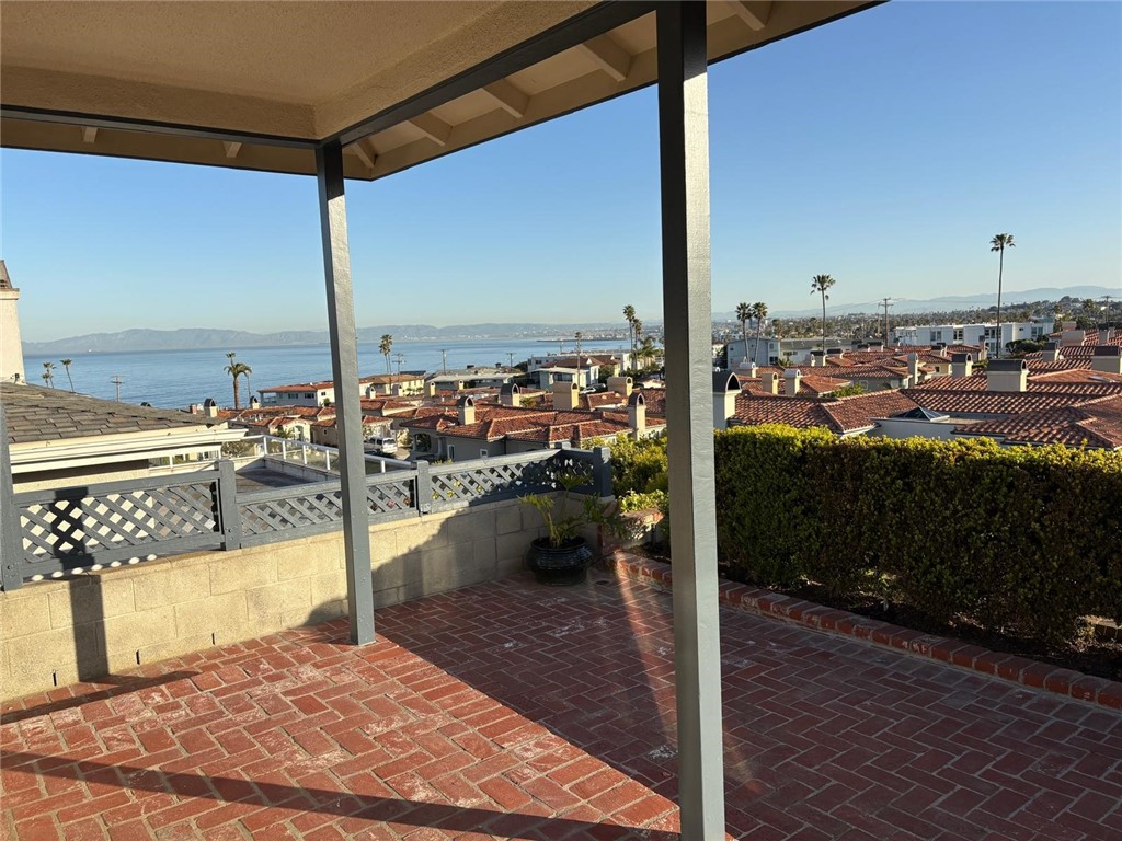 205 Pso De Suenos Redondo Beach, CA 90277 - Photo 11 of 34 a view of a balcony