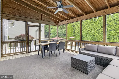 $824,900 | 242 Fox Chase Street, Warrenton, VA 20186