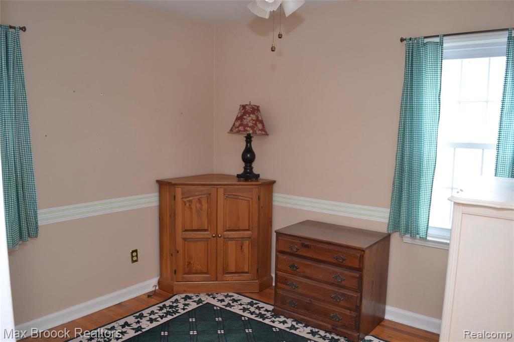 1198 Columbia Road Berkley, MI 48072 - Photo 16 of 20