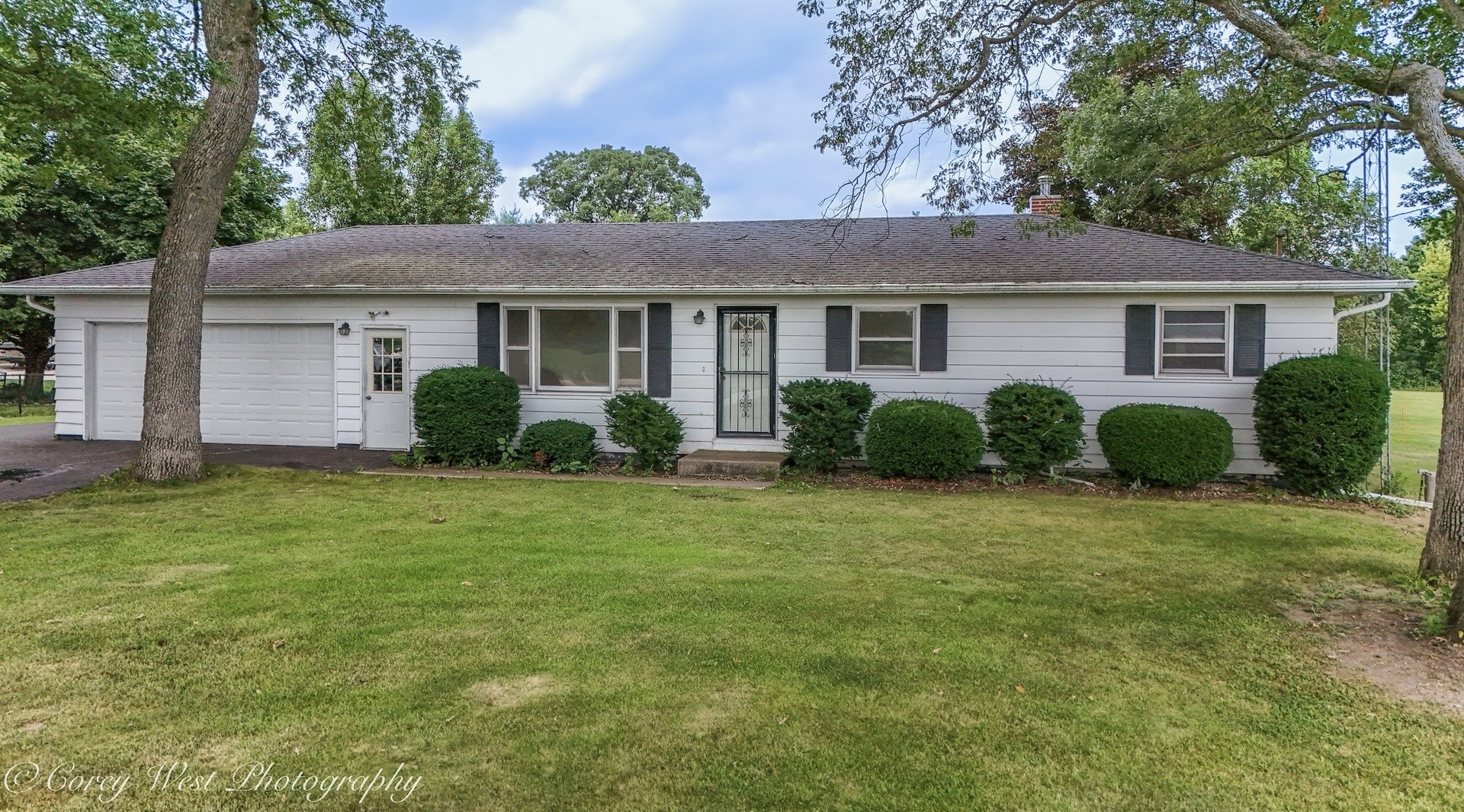 12799 Whipple Road Sycamore, IL 60178 - Photo 1 of 33 Gallery Image 1