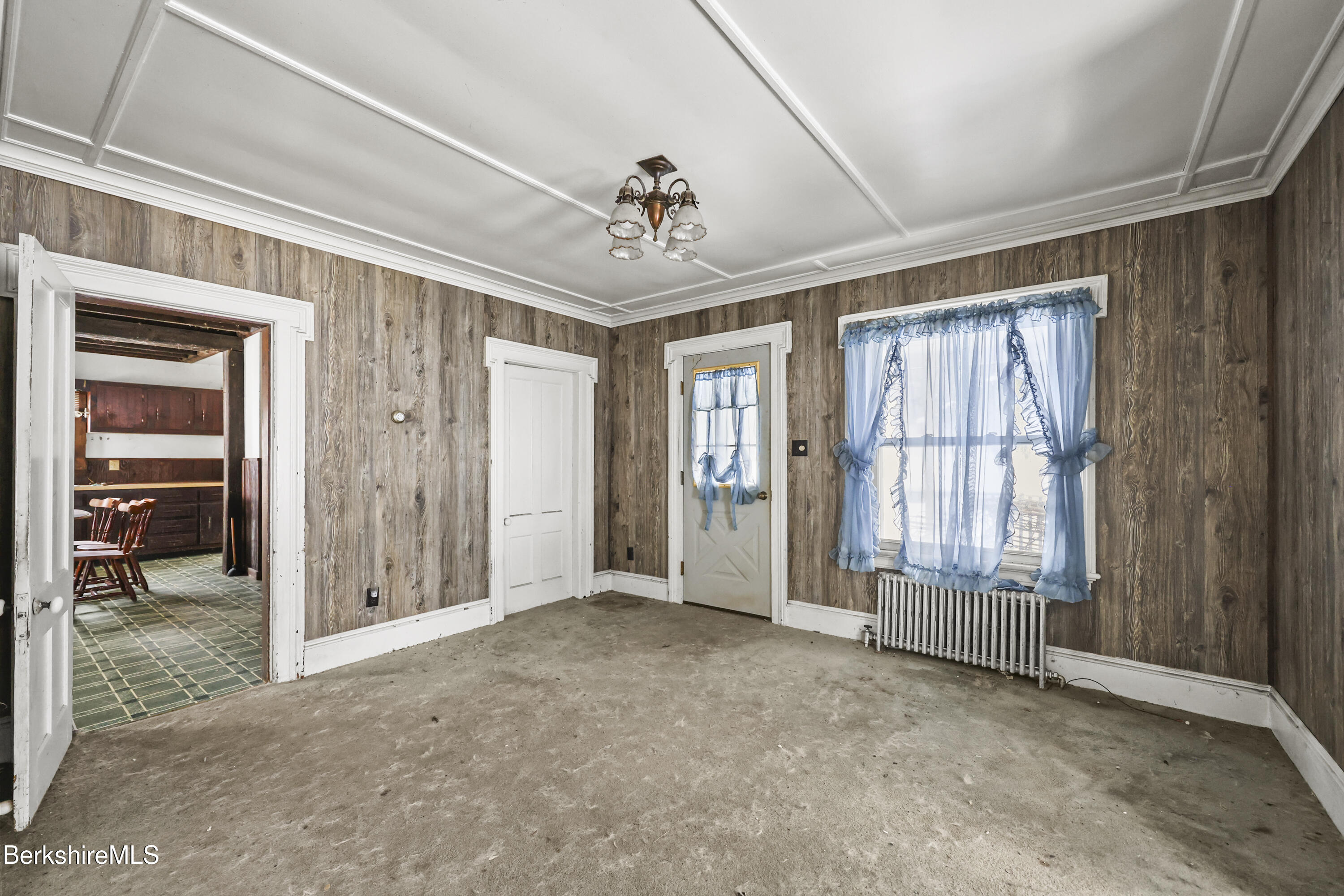 971 North State Road Cheshire, MA 01225 - Photo 20 of 37 30 Living Room