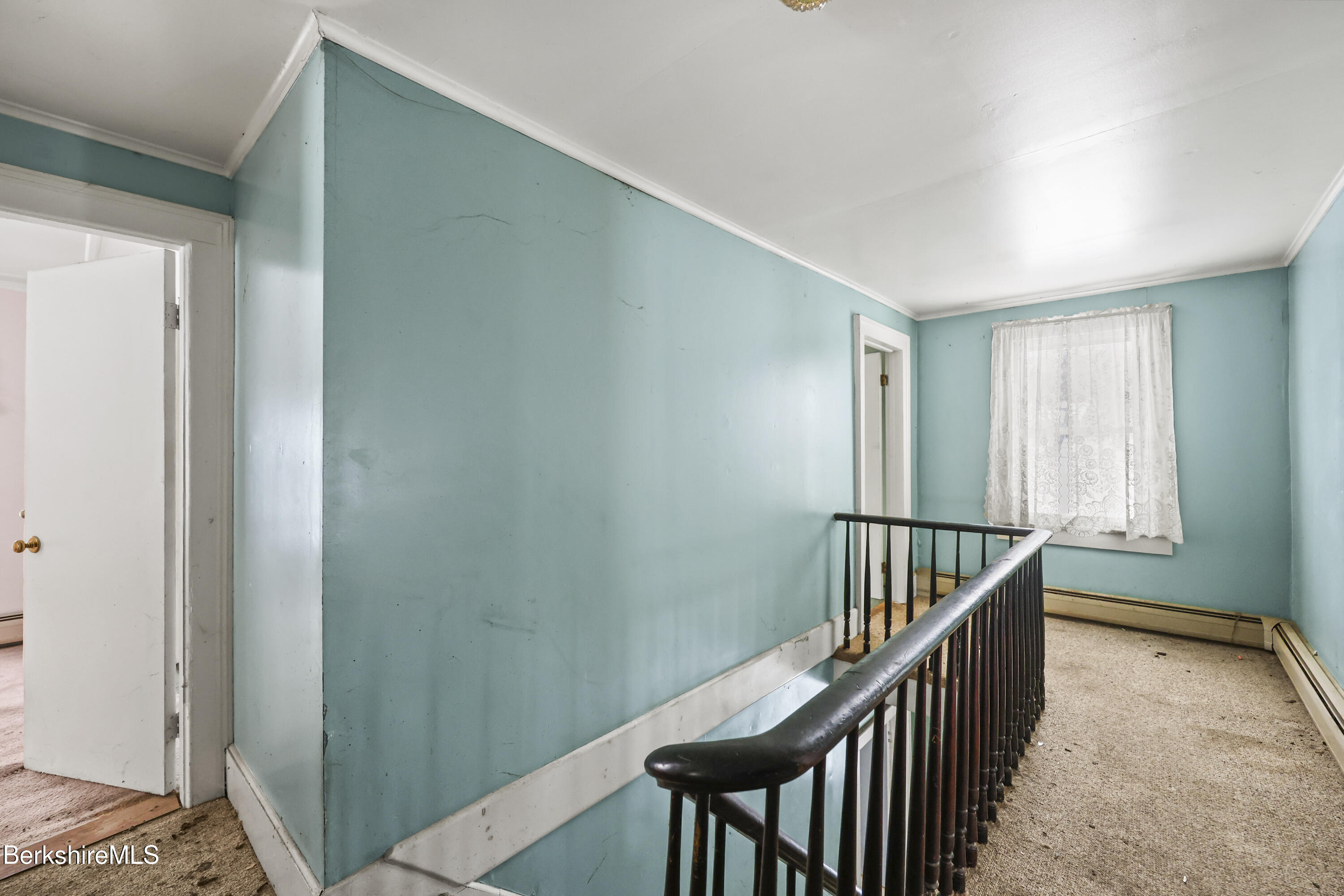 971 North State Road Cheshire, MA 01225 - Photo 27 of 37 90 Second Floor Landing