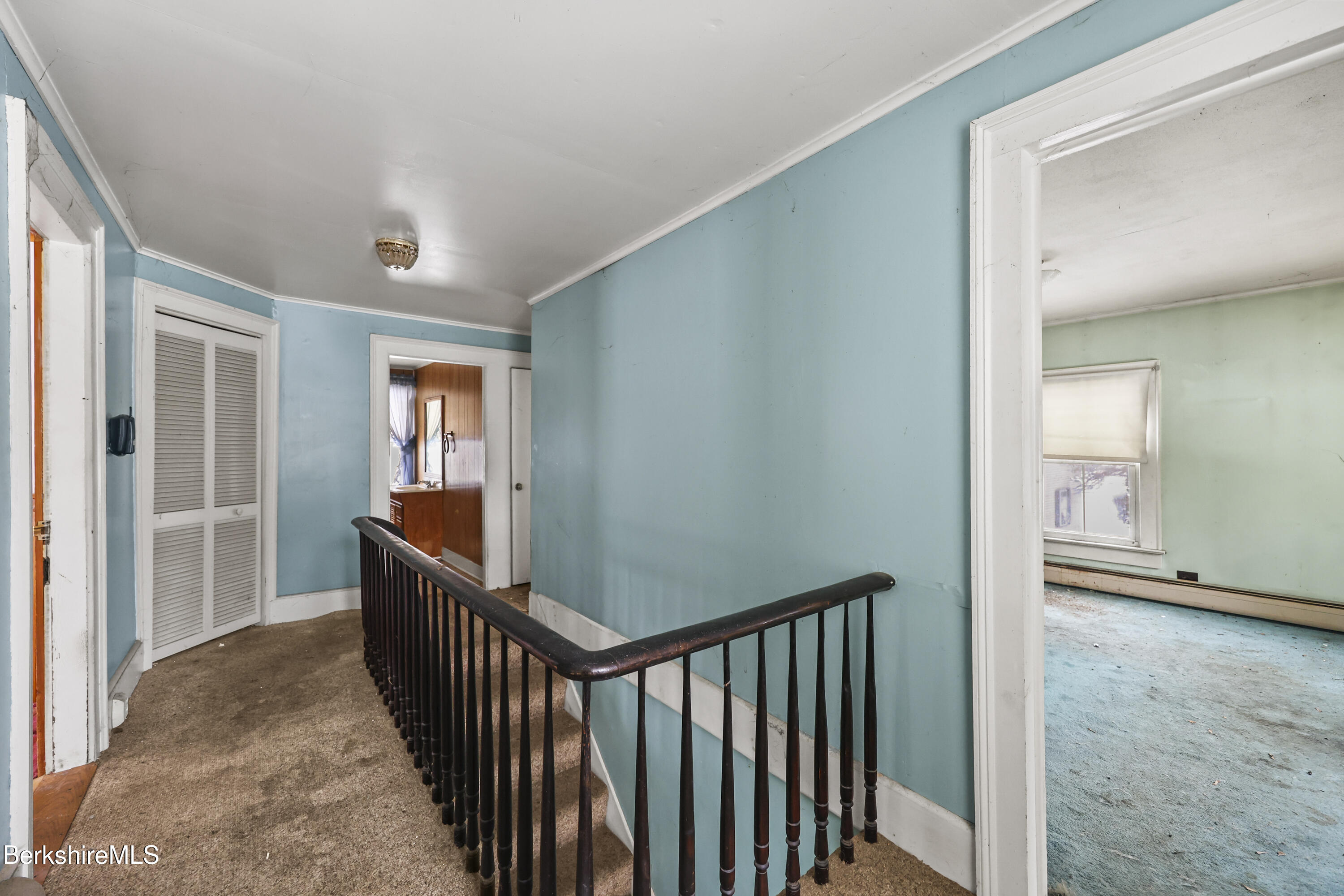 971 North State Road Cheshire, MA 01225 - Photo 28 of 37 95 Second Floor Landing