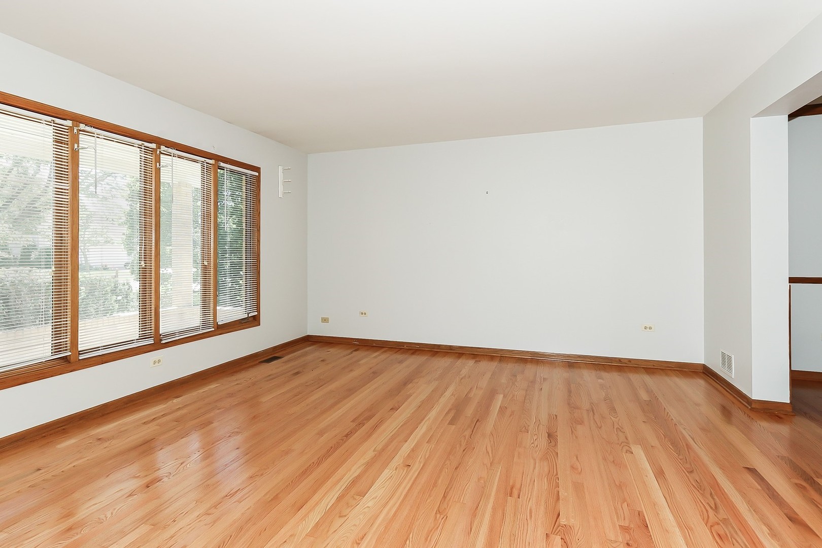 1260 Westridge Place Addison, IL 60101 - Photo 7 of 40