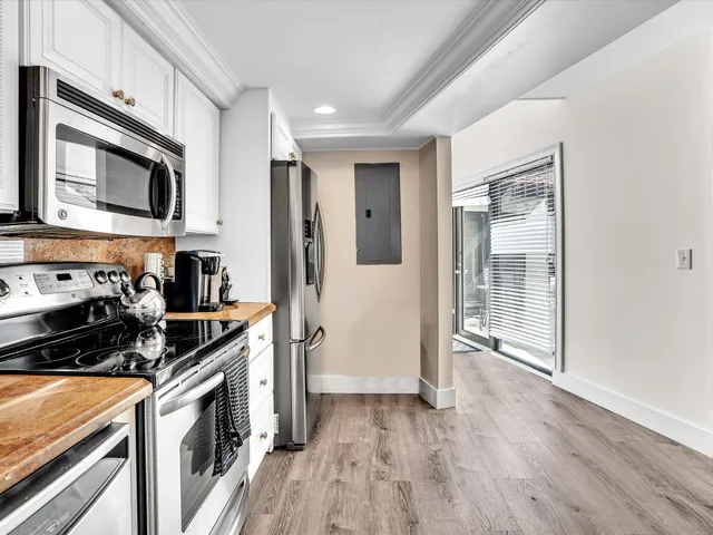 $7,500 | 3474 South Ocean Boulevard, Unit 3, Palm Beach, FL 33480