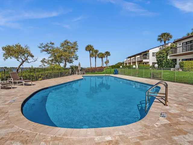 $7,500 | 3474 South Ocean Boulevard, Unit 3, Palm Beach, FL 33480