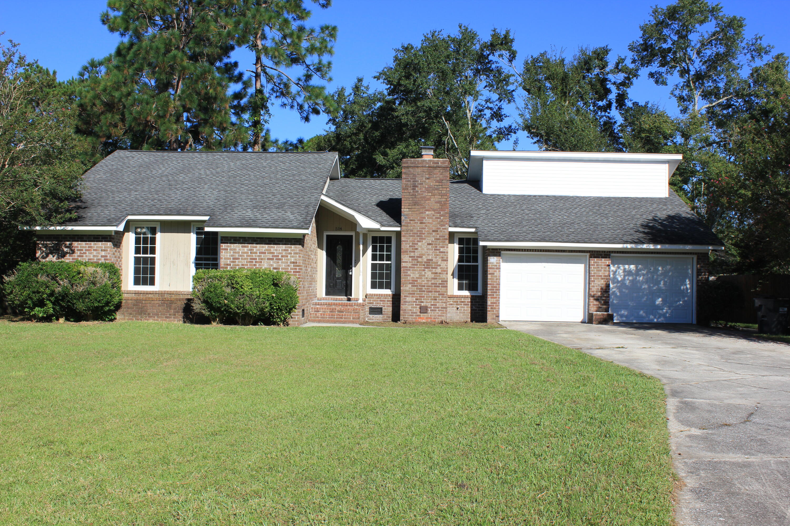 514 Longleaf Road Summerville, SC 29486 - Photo 1 of 12 IMG_6870