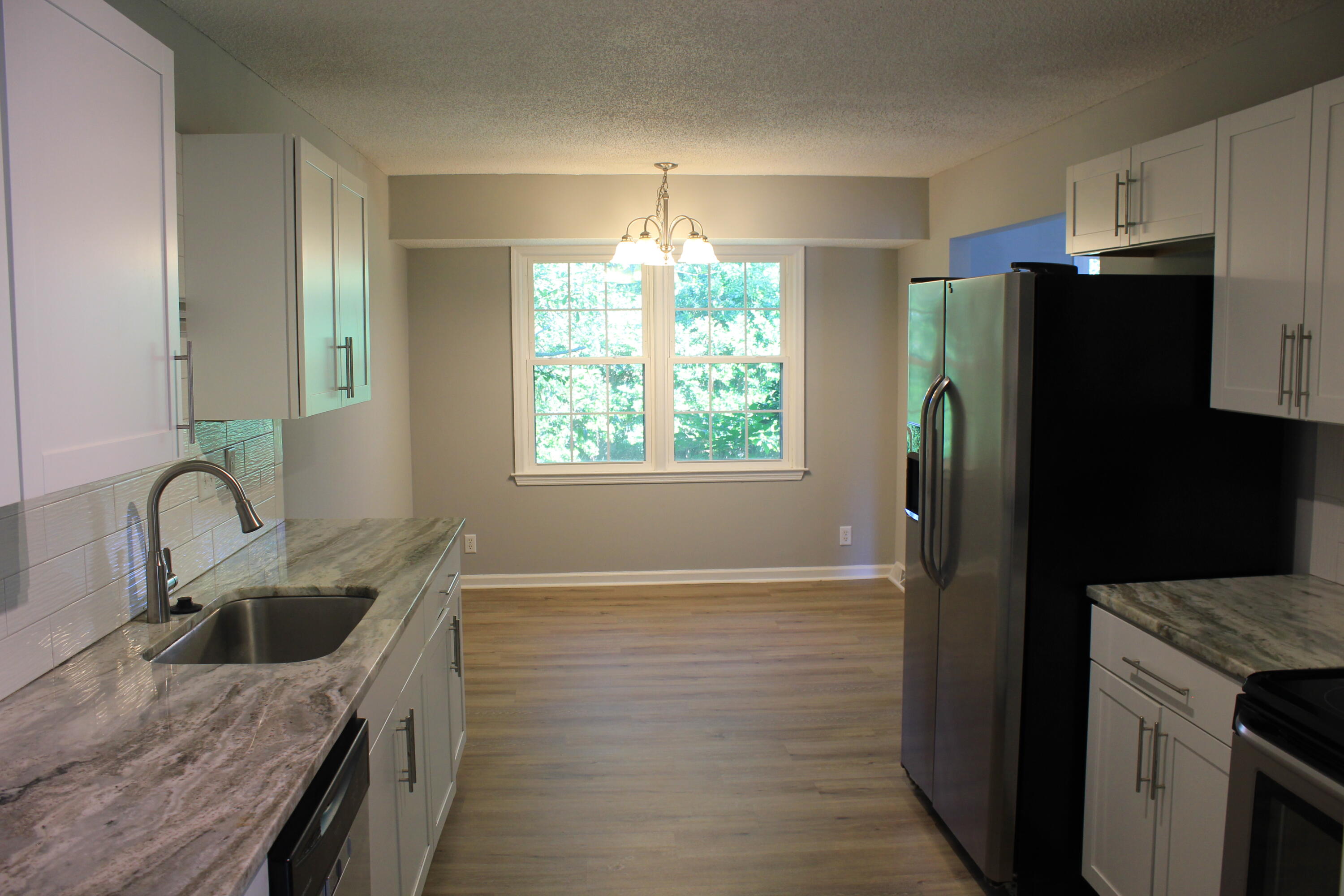 514 Longleaf Road Summerville, SC 29486 - Photo 4 of 12 IMG_6873