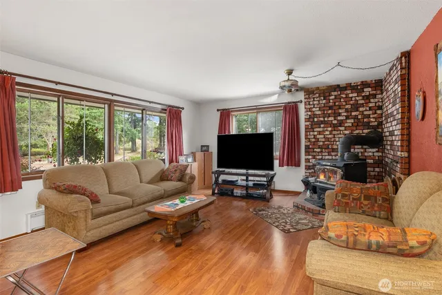 $850,000 | 6511 203rd Avenue Southwest, Centralia, WA 98531