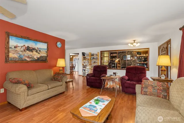 $850,000 | 6511 203rd Avenue Southwest, Centralia, WA 98531