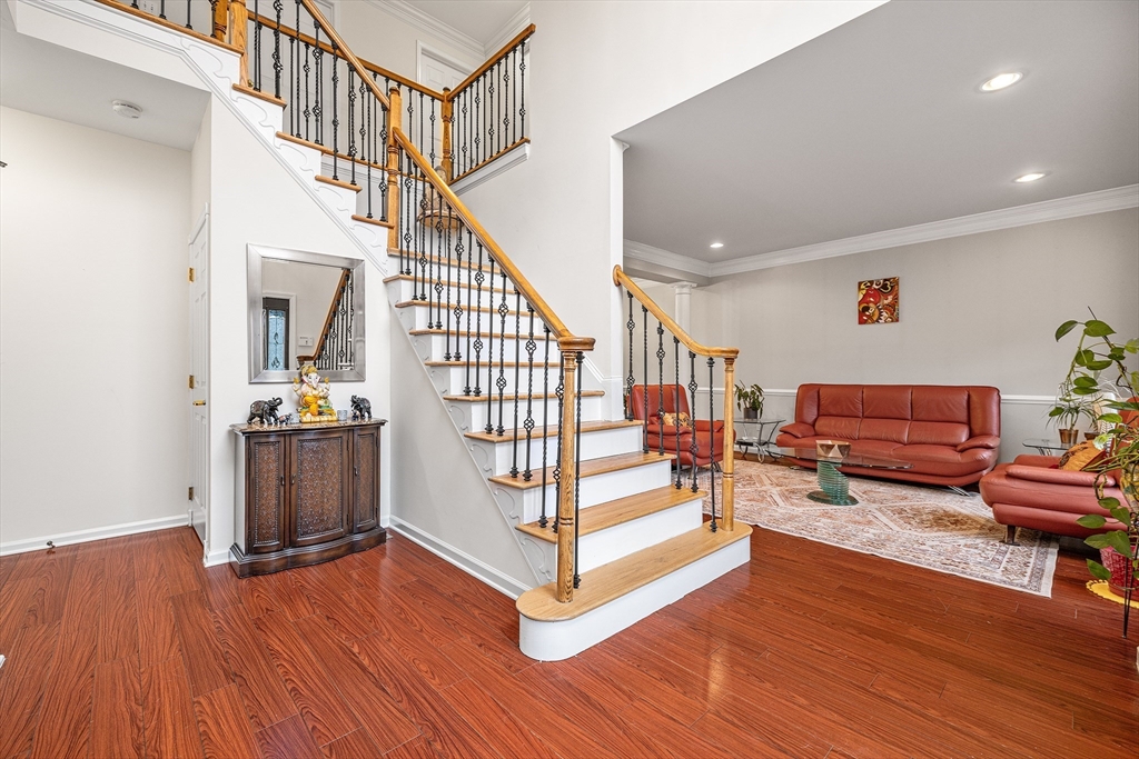 37 Hawthorne Road Shrewsbury, MA 01545 - Photo 4 of 42 Gallery Image 4