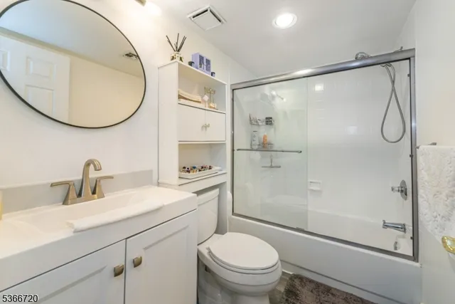 $350,000 | 19 Crystal Lane, Unit 19, Paterson, NJ 07501