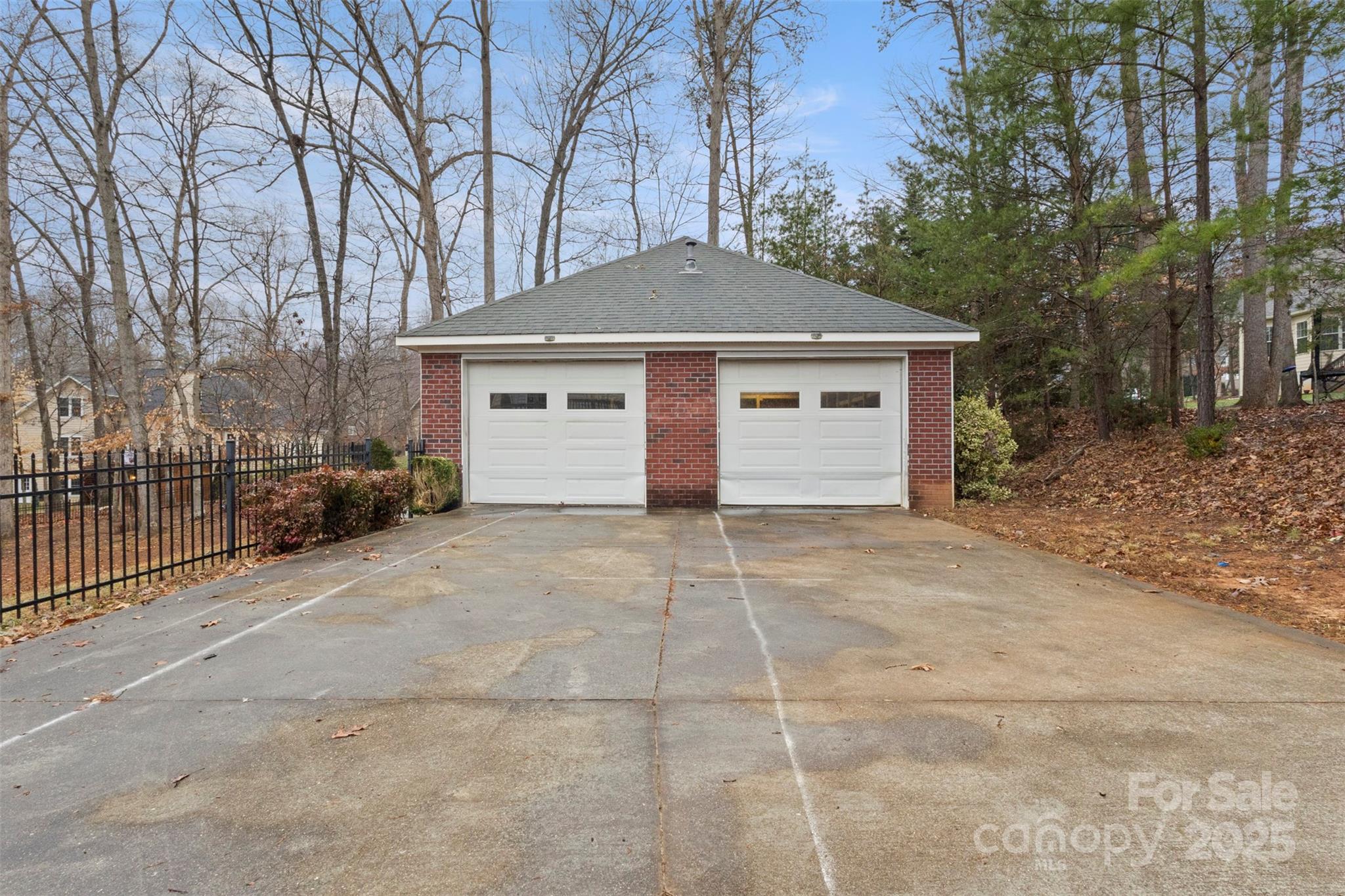 6655 Maple Spring Court Denver, NC 28037 - Photo 37 of 48 a view of garage yard