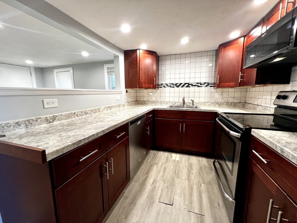572 Main Street, Unit B Watertown, MA 02472 - Photo 2 of 20