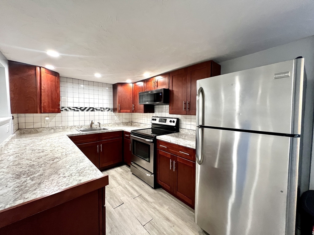 572 Main Street, Unit B Watertown, MA 02472 - Photo 4 of 20