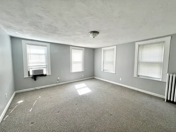 $3,300 | 572 Main Street, Unit B, Watertown, MA 02472