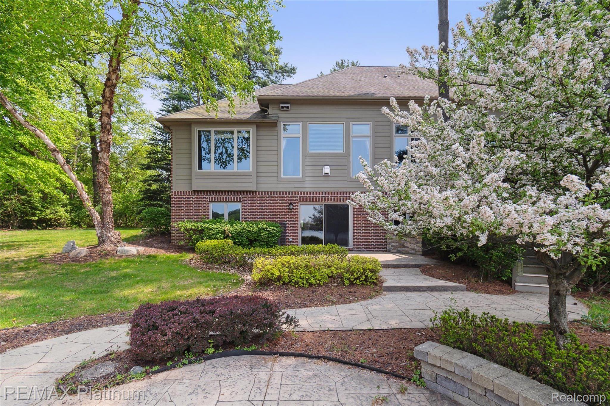5902 Brighton Lake Road Brighton, MI 48116 - Photo 22 of 30 Gallery Image 22