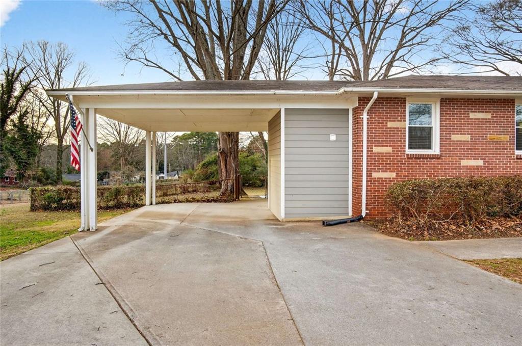 834 Alberson Court Decatur, GA 30033 - Photo 4 of 37