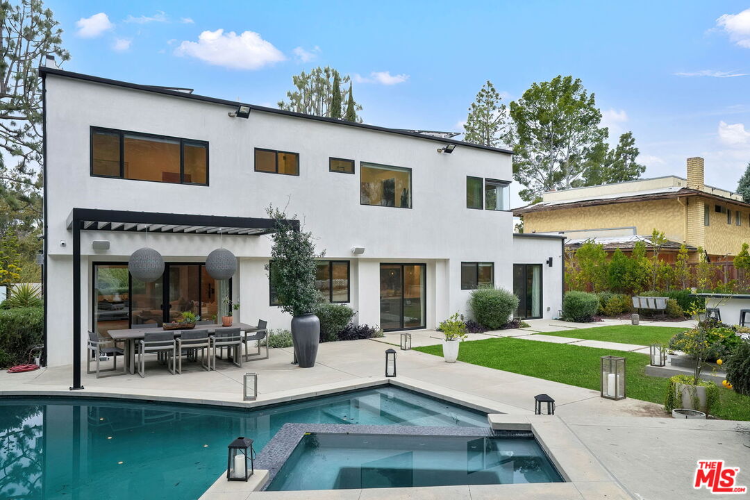 3056 Arrowhead Drive Los Angeles, CA 90068 - Photo 25 of 35 a view of a house with a yard porch and sitting area