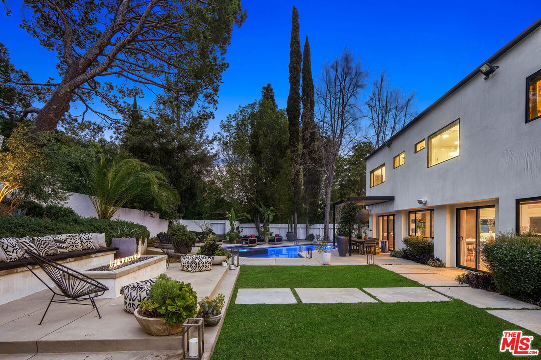 3056 Arrowhead Drive Los Angeles, CA 90068 - Photo 33 of 35 a view of backyard of house with outdoor seating and green space