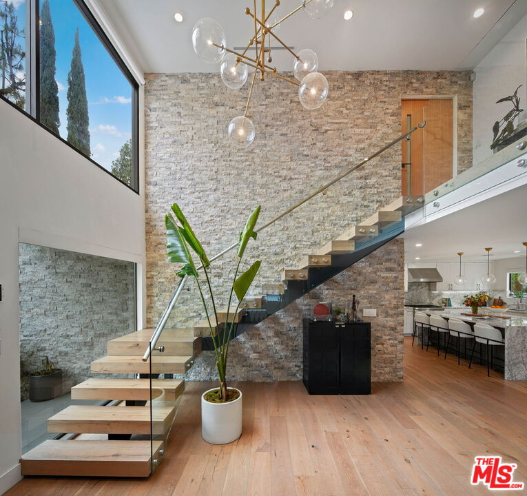 3056 Arrowhead Drive Los Angeles, CA 90068 - Photo 4 of 35 a view of a hallway with seating area